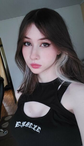Full leaked Xmiaa/ private onlyfans photo