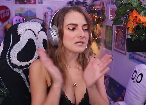 Full leaked Caitlin marie reacts private onlyfans photo