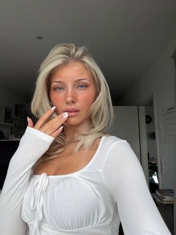 Full leaked Elena zbt page private onlyfans photo