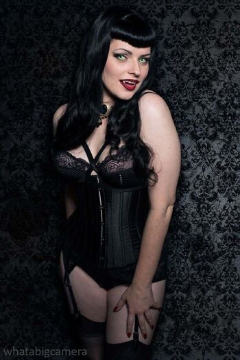 Eva Devore