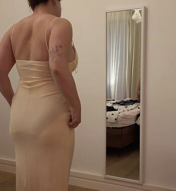 Full leaked Aliaugh/ private onlyfans photo