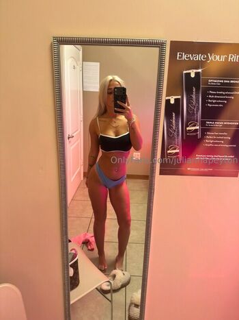 Lexii_Violett
