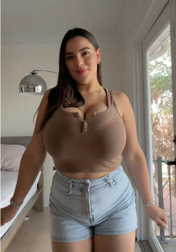 Full leaked Aleaarose / private onlyfans photo