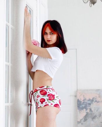 Model Olya
