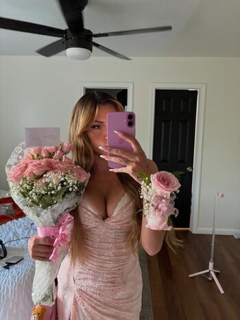 Full leaked Dutch deelee / private onlyfans photo