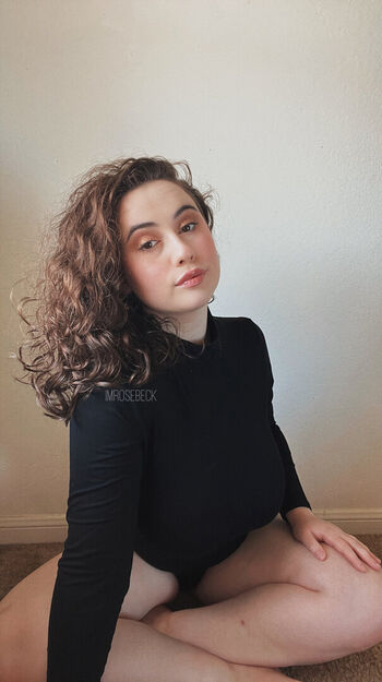 Full leaked Livingwithleenaa/ private onlyfans photo