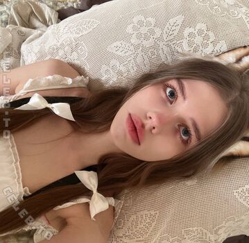 Full leaked Danisaurz/ private onlyfans photo