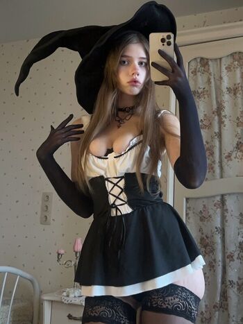Full leaked Julia moon/ private onlyfans photo