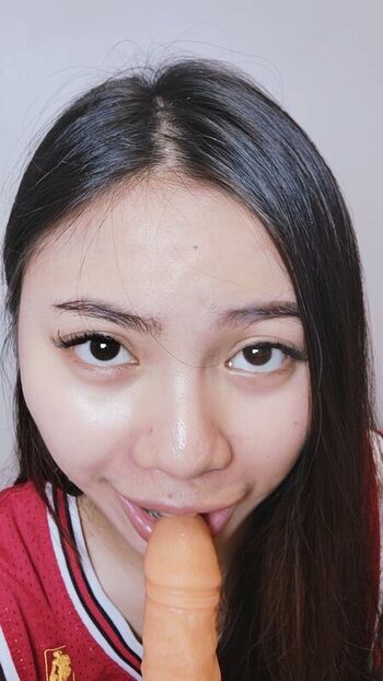 Full leaked Zeling/ private onlyfans photo