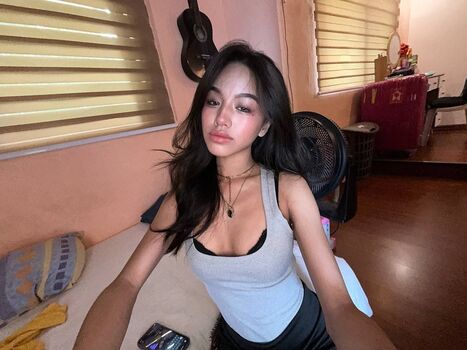 Full leaked Who is this private onlyfans photo